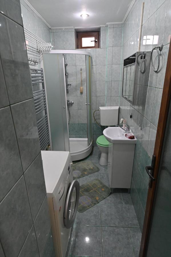 Apartament Camelia Petroşani Exteriér fotografie